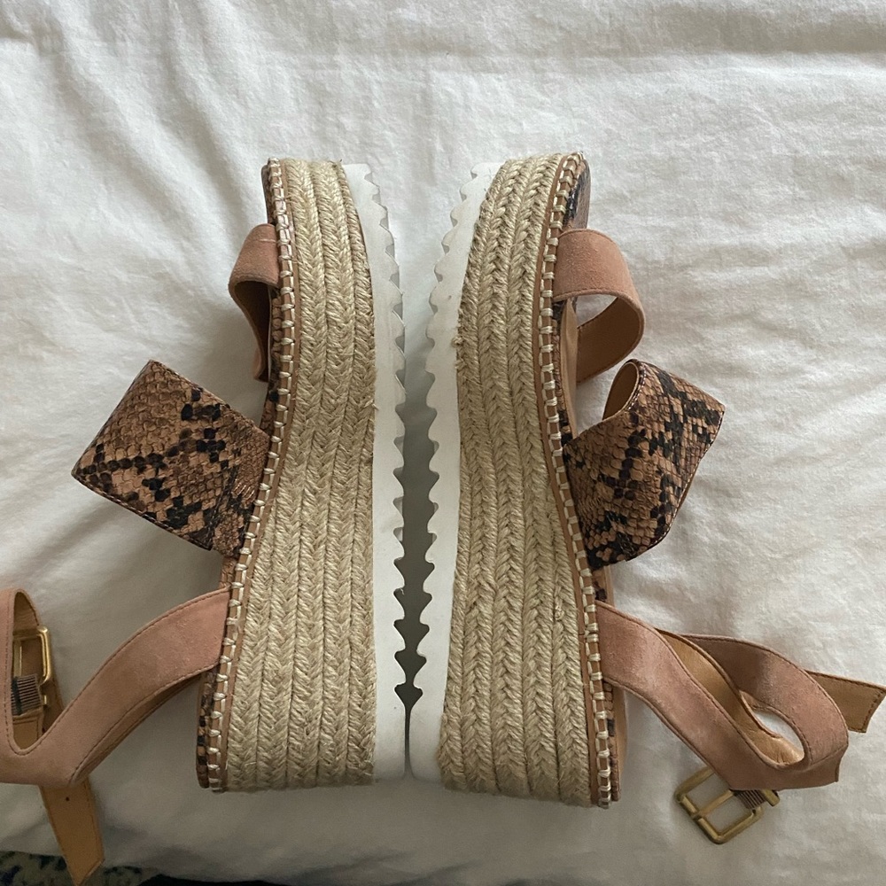 Never worn snakeskin beige heels